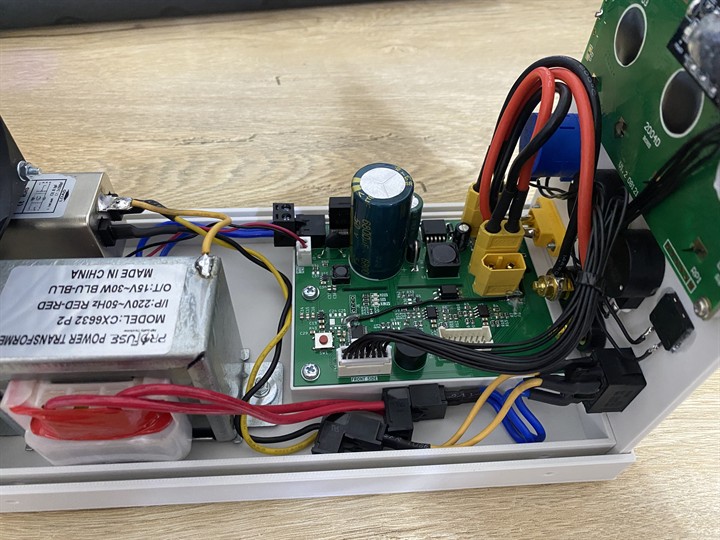 Elektronik kör yük V1 kasa açılı görünüm